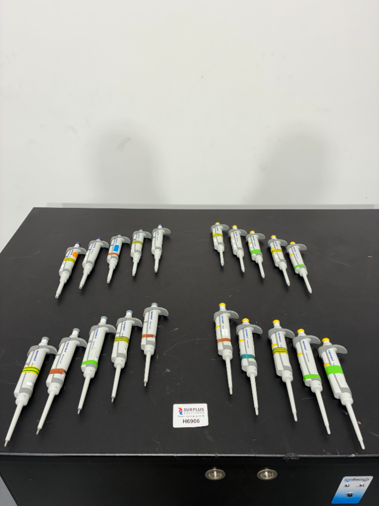 Image of Eppendorf Research Plus Pipettes x20
